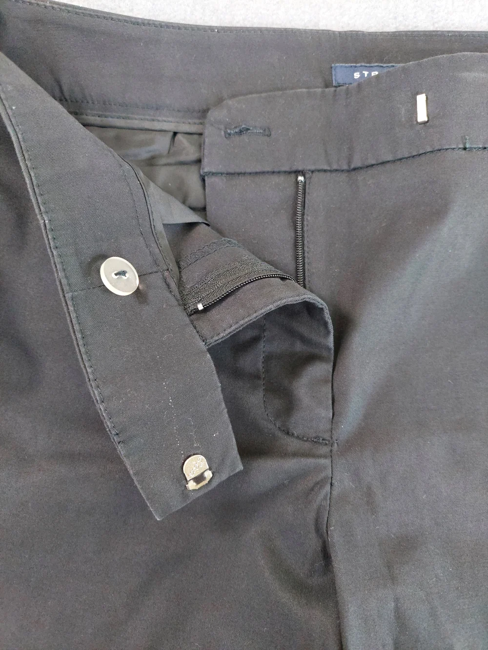 Jones New York Signature Black Stretch Bermuda Shorts Size 4 Minimalist Office - Picture 4 of 12